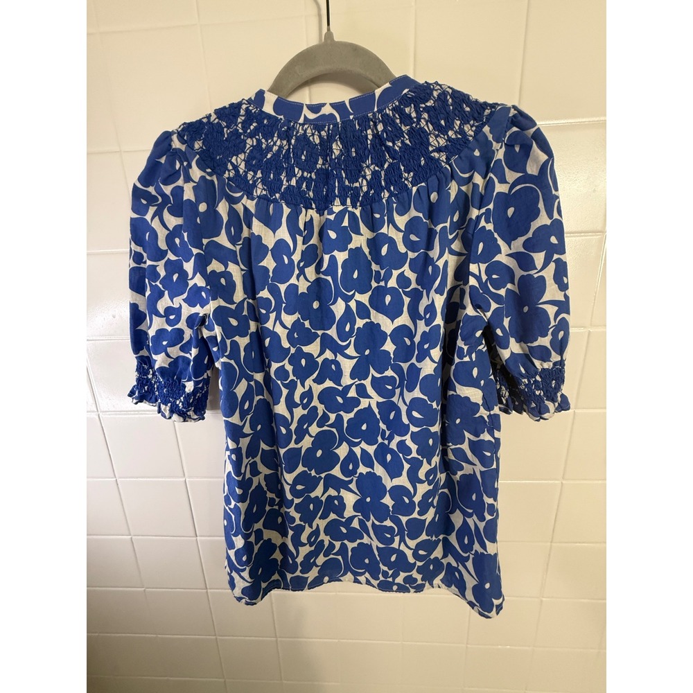 Boden Blue White Floral Smocked Yoke Button Front Cotton Blouse US 6 T1898 - Picture 7 of 7